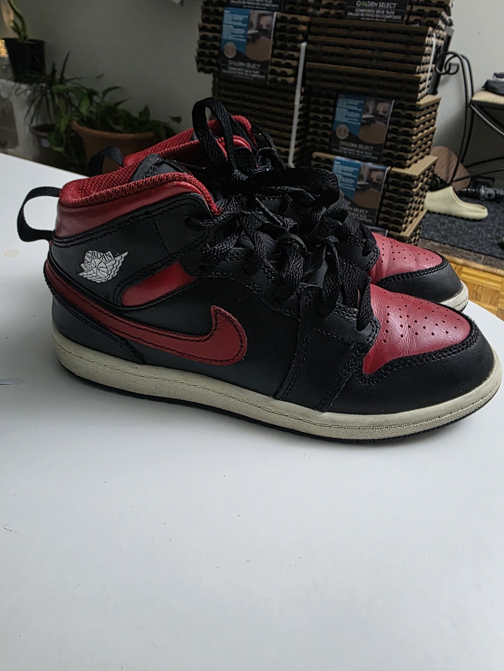 air jordan 1 mid black fire red White